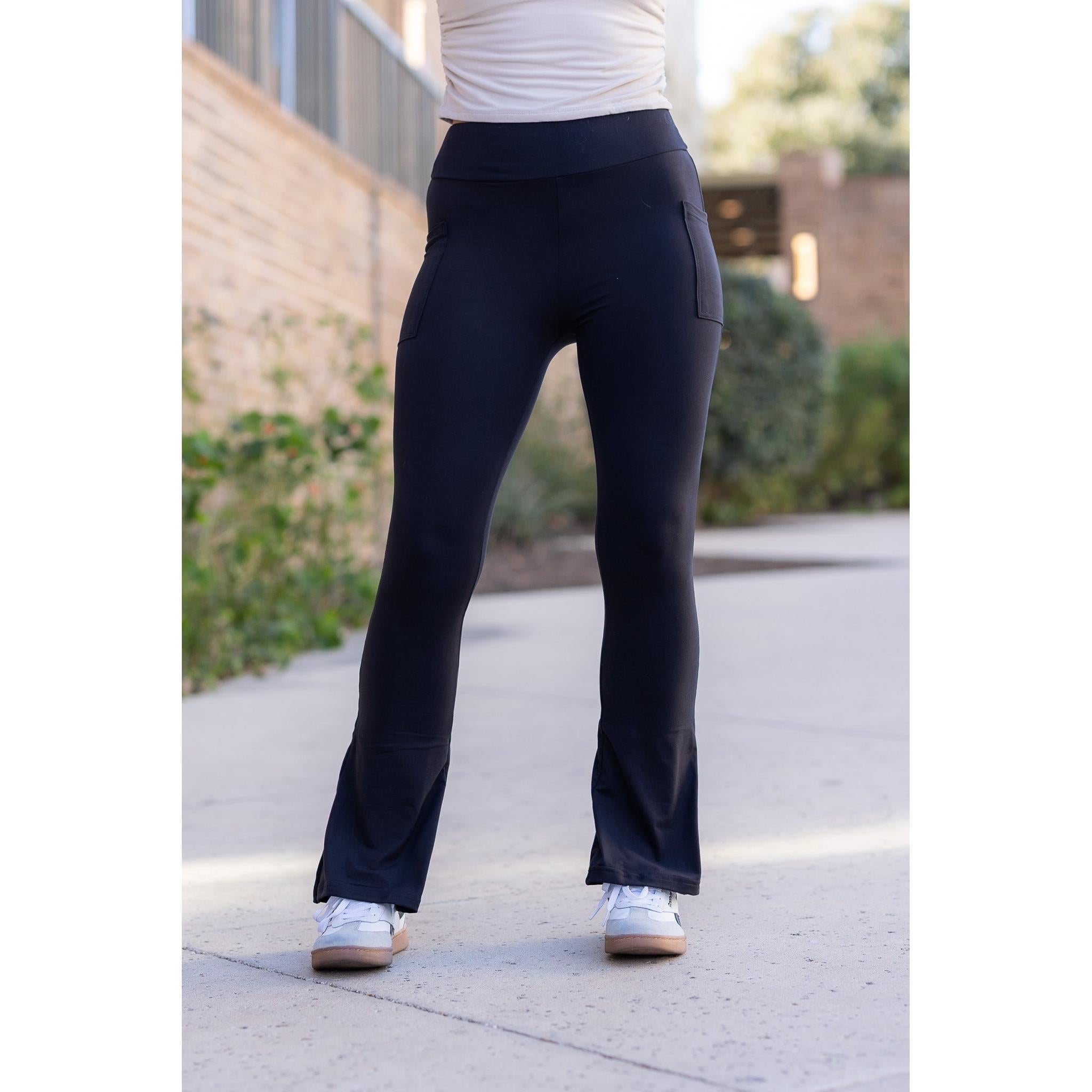 Fiona - Black Flare Leggings with Pockets